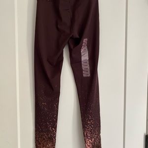 High waisted maroon leggings